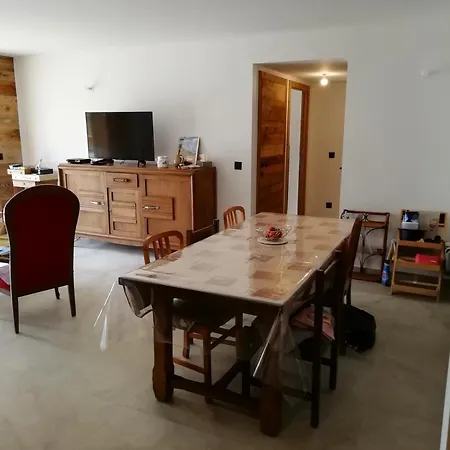 La Montagne Tranquille Apartment *